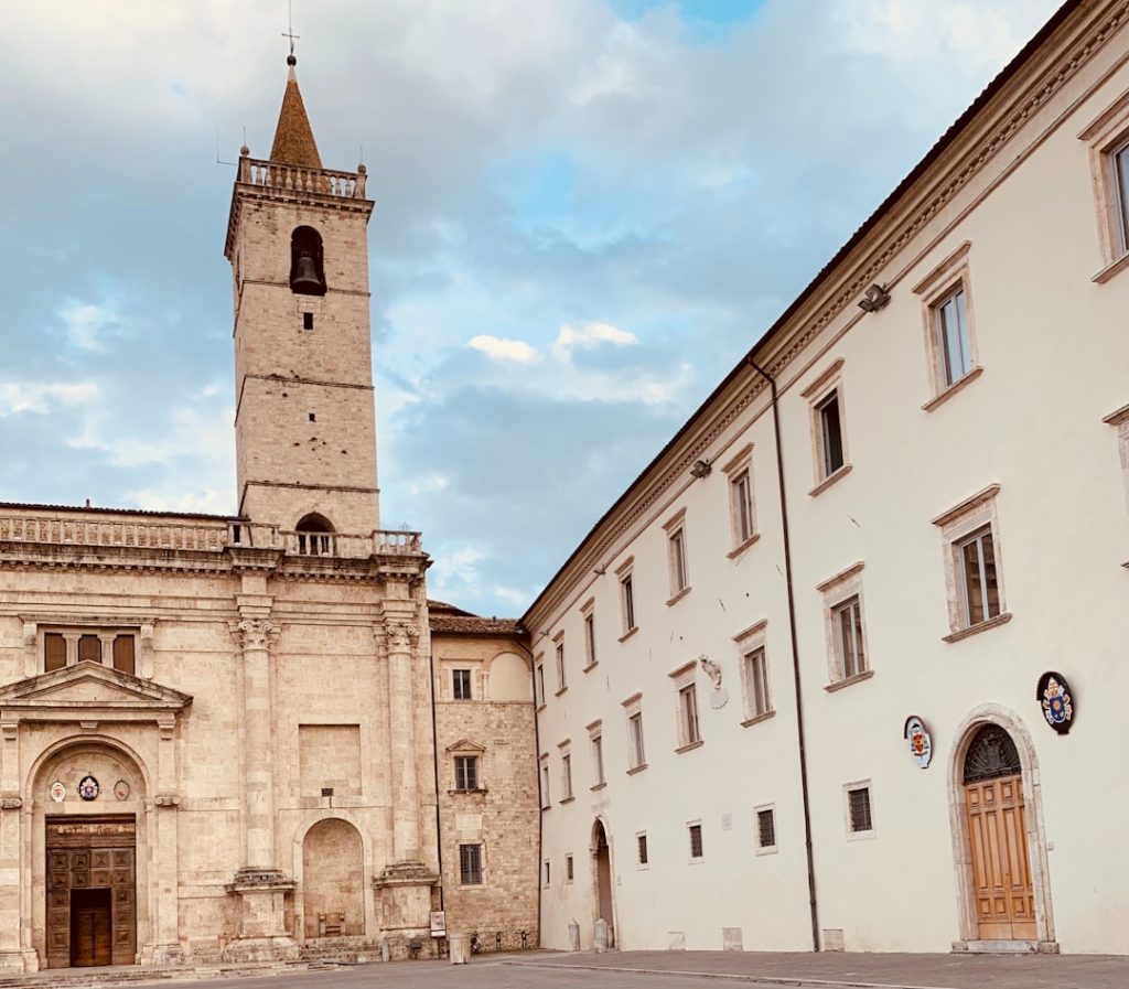 Ascoli Piceno, città romana e medievale -