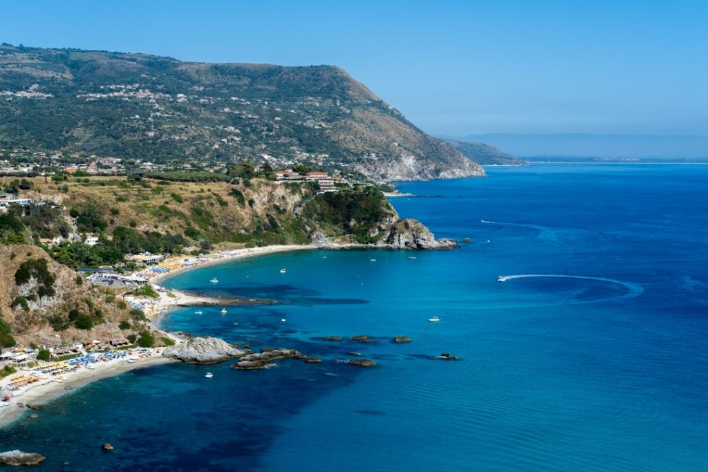 Calabria: Il sole del sud, mare da sogno e antichi sapori tra mito e natura. - Italia
