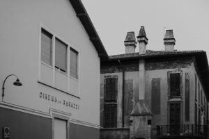 Dove comprare tessuti di seta e lana a Como: negozi storici e fabbriche outlet. 2026 -