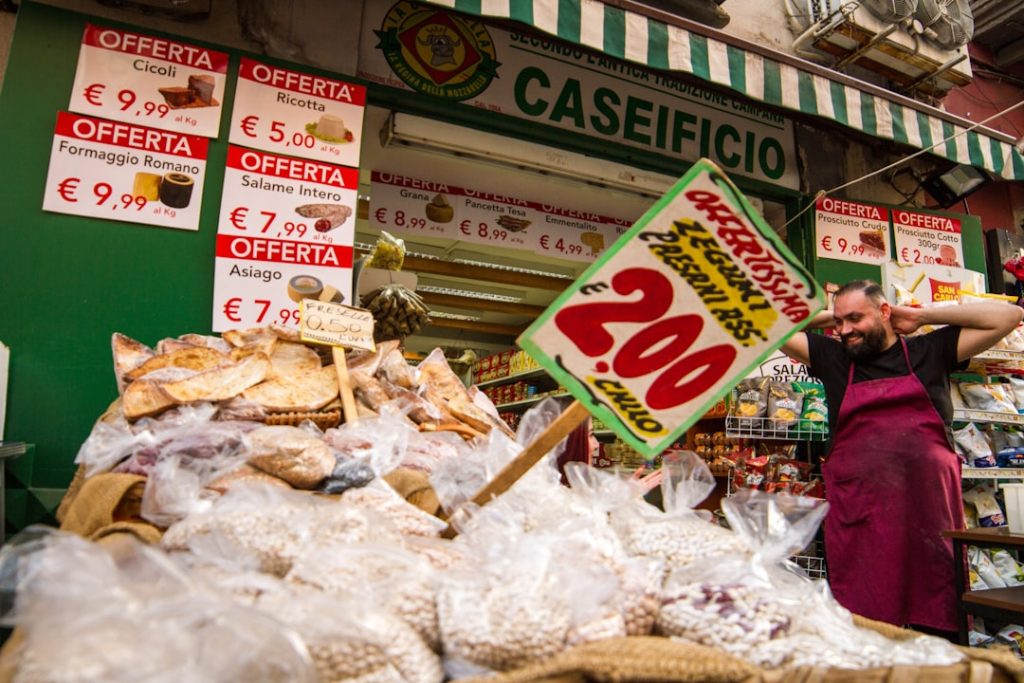 Dove mangiare la pizza fritta a Napoli: i locali storici dei Quartieri Spagnoli. - Dove mangiare la pizza fritta a Napoli: i locali storici dei Quartieri Spagnoli.