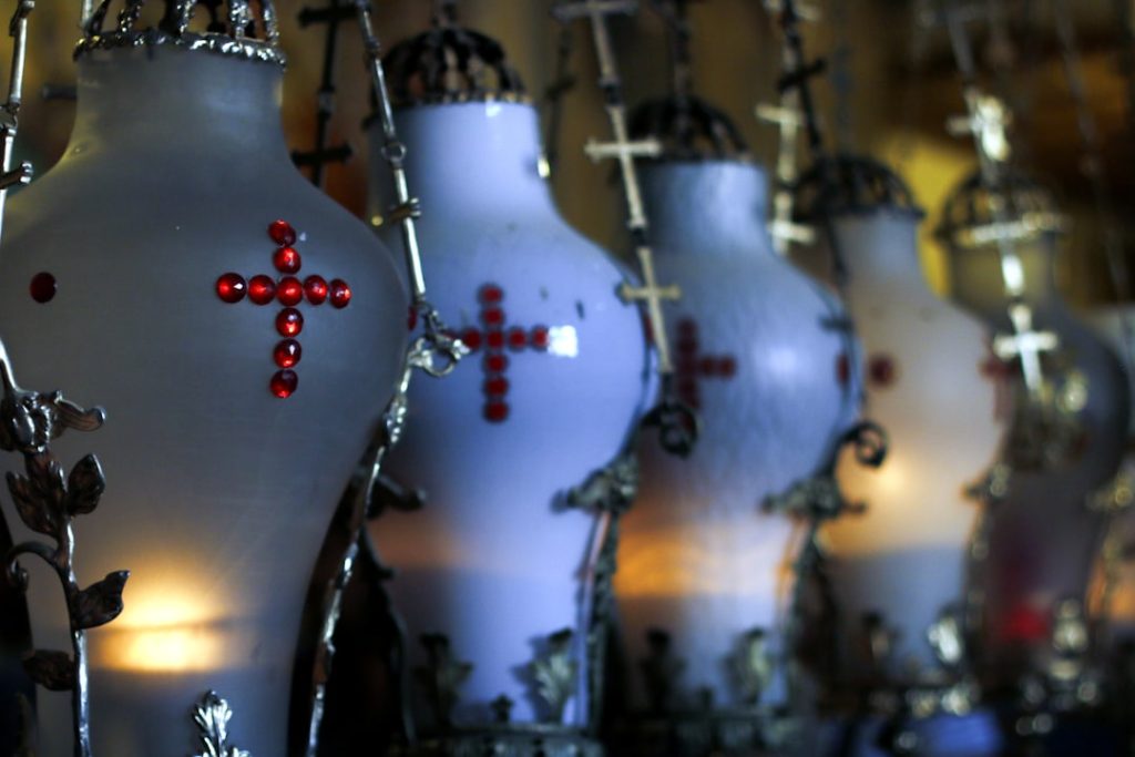 Festa del Crocifisso di Caltagirone: Scala Illuminata, Eventi Religiosi e Tradizioni -