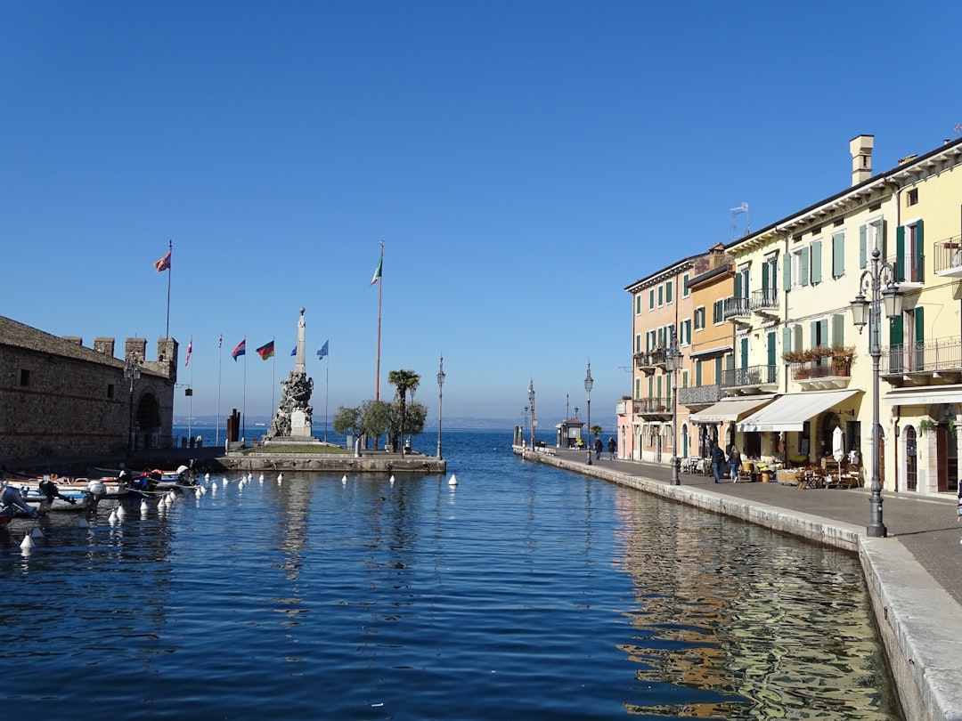 Palio delle Bisse sul Lago di Garda a Lazise: Regate di Barche Tradizionali, Eventi -