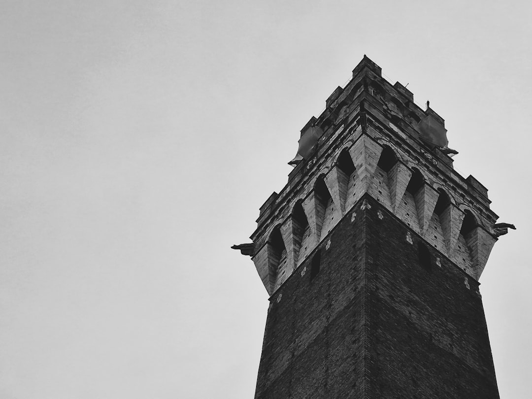 Piazza del Campo (Siena, a forma di conchiglia) -