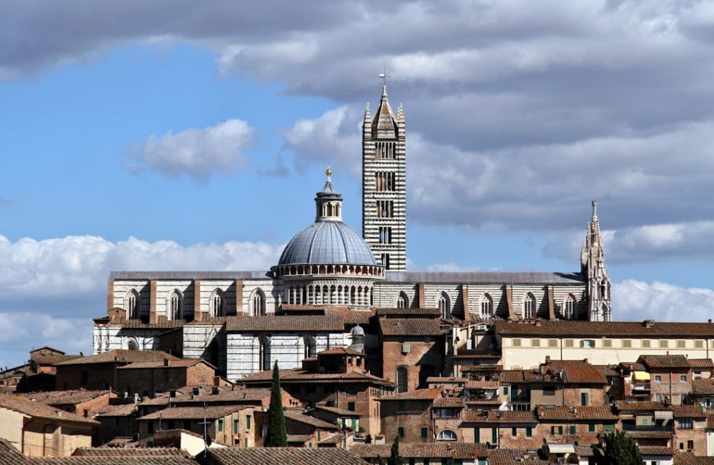 Siena - Siena: Orari, Prezzi e Info 2026 -