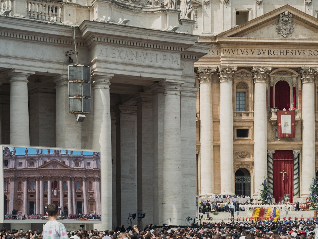 Via Crucis al Colosseo: Processione con il Papa, Orari e Percorso 2026 -