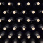 Vini: Blanc de Morgex et de La Salle (da uva Prié Blanc, vigneti più alti d'Europa), Torrette Supérieur DOC, Enfer d'Arvier DOC, Chambave DOC, Donnas DOC -